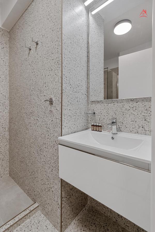 Apartament Opera Residence - Cismigiu, Eroilor, Free Private Parking Bükreş Dış mekan fotoğraf