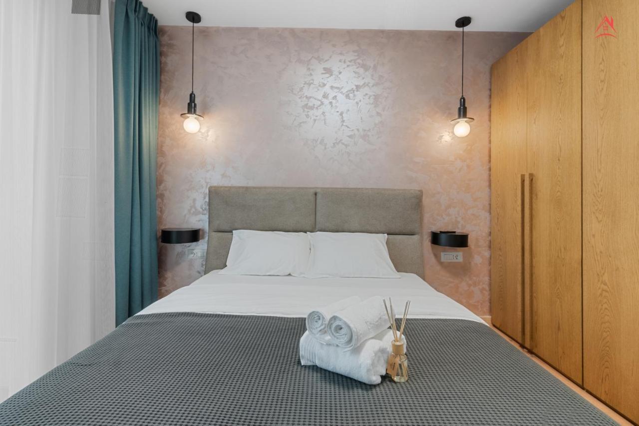Apartament Opera Residence - Cismigiu, Eroilor, Free Private Parking Bükreş Dış mekan fotoğraf